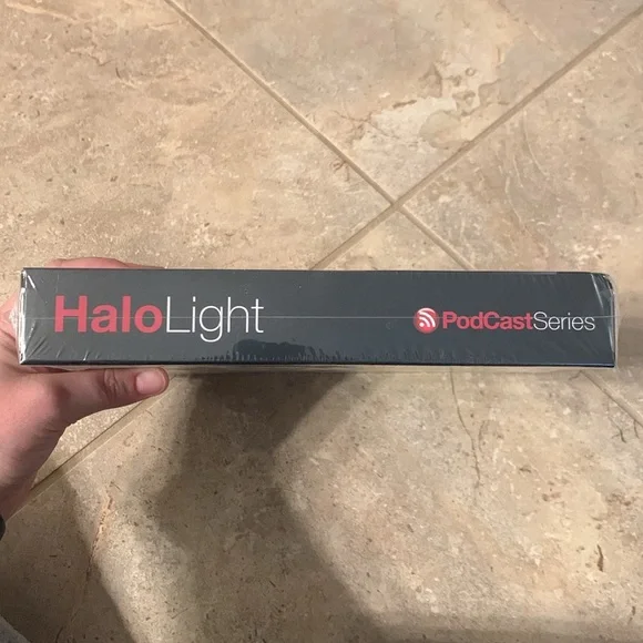 NWT Halo Light 8” LED Ring Light Podcast Series USB Desktop Tripod Stand